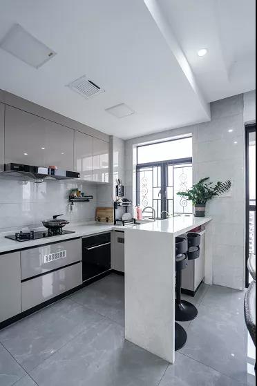 83㎡三居室，現(xiàn)代簡約與實用主義結(jié)合，舒適又寫意